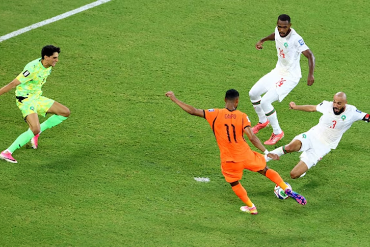 Cody Gakpo khai thông bế tắc cho Morocco dẫn đầu