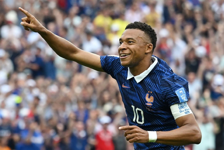 Pháp 3-0 Iraq: Mbappé lập cú đúp trong trận đấu gián đoạn hơn 2 giờ vì giông bão Pháp 3-0 Iraq: Mbappé lập cú đúp trong trận đấu gián đoạn hơn 2 giờ vì giông bão
