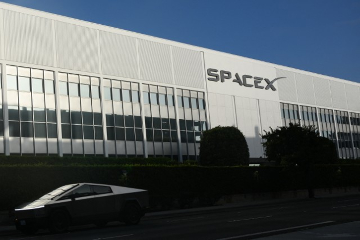 Từ công ty tên lửa đến đế chế công nghệ trị giá hàng nghìn tỷ USD của SpaceX