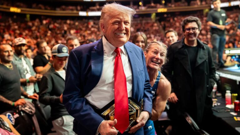 Donald Trump mừng sinh nhật 80 tuổi bằng sự kiện UFC tại Nhà Trắng gây tranh cãi UFC Freedom 250 tại Nhà Trắng đánh dấu sinh nhật lần thứ 80 của Donald Trump