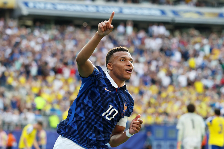 Mbappé tiếp tục tỏa sáng và giành chiến thắng cho đội tuyển Pháp 3-0 trước Thuỵ Điển